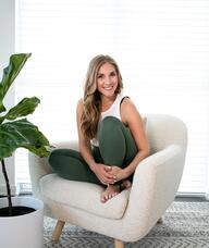 Book an Appointment with Lauren Finkelstein for Pilates