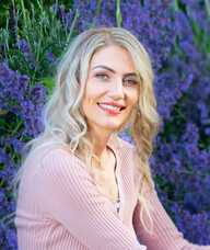 Book an Appointment with Yanina Maggiorino for Counselling